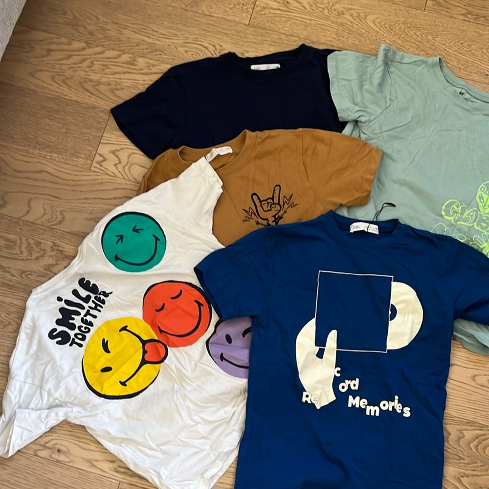 5 boys T-shirts